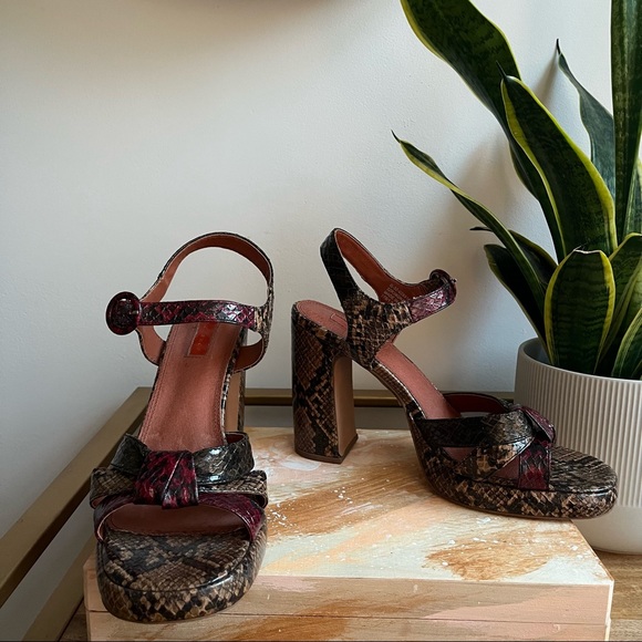 TopShop Snake Print Heeled Sandals - Picture 5 of 11